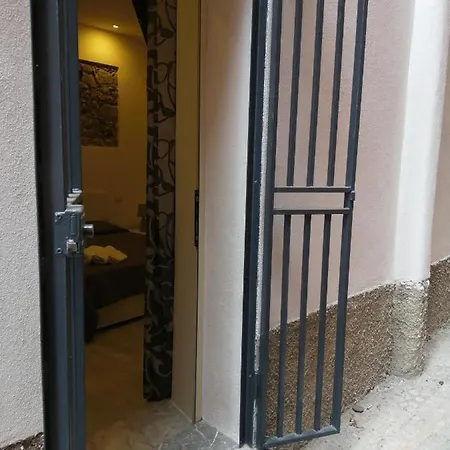 Marvin's * Giardini Naxos